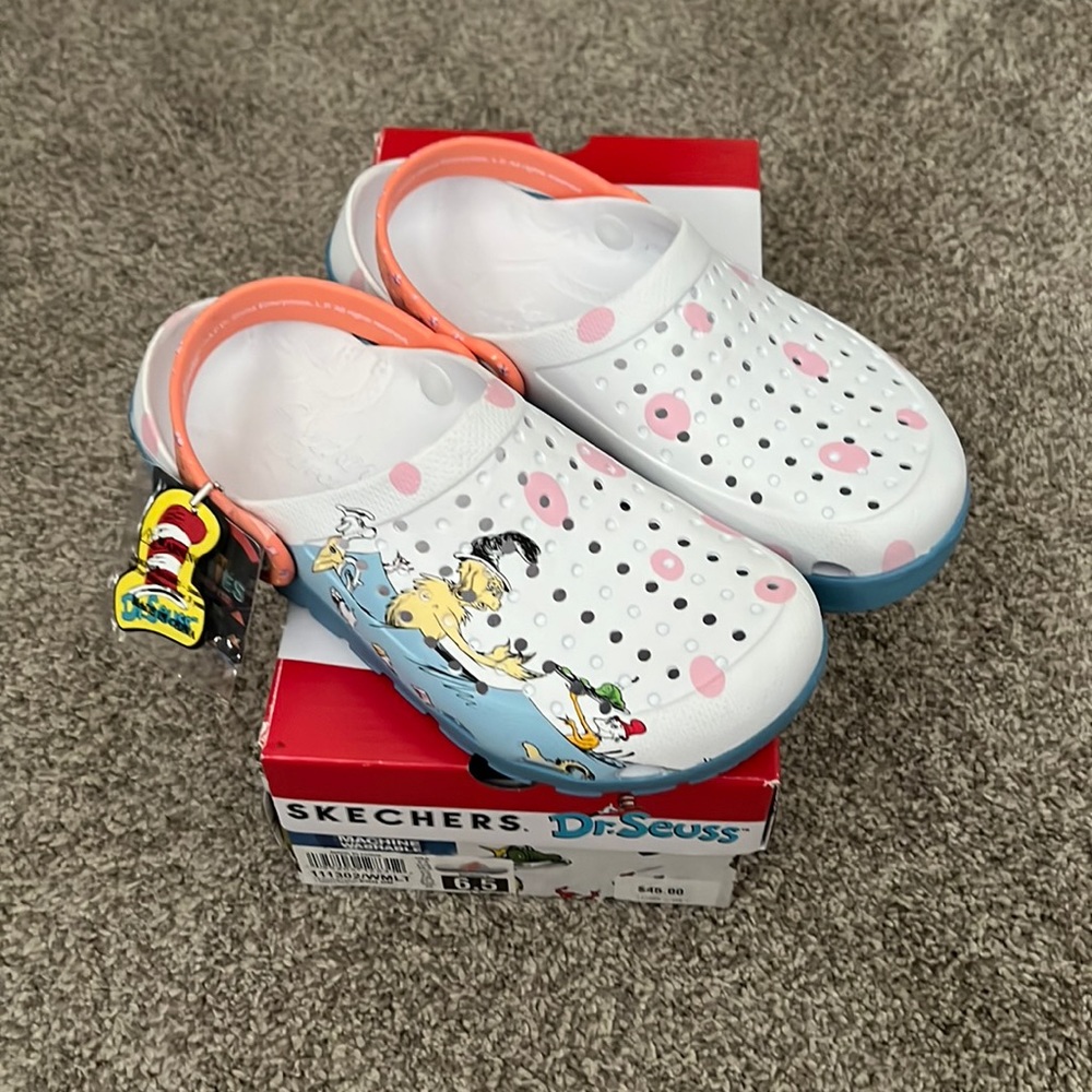 Skechers Dr.Seuss Luxe Foam 6.5